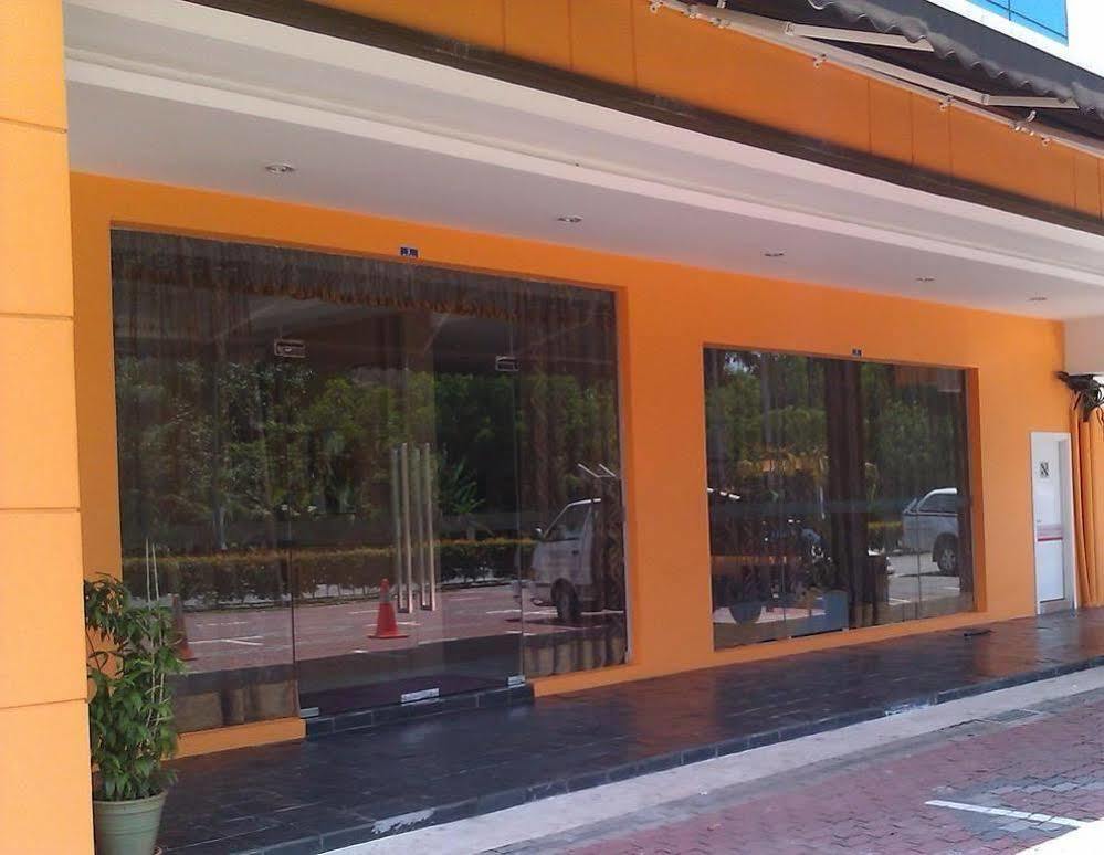 Nouvelle Hotel Johor Kulai Exterior photo
